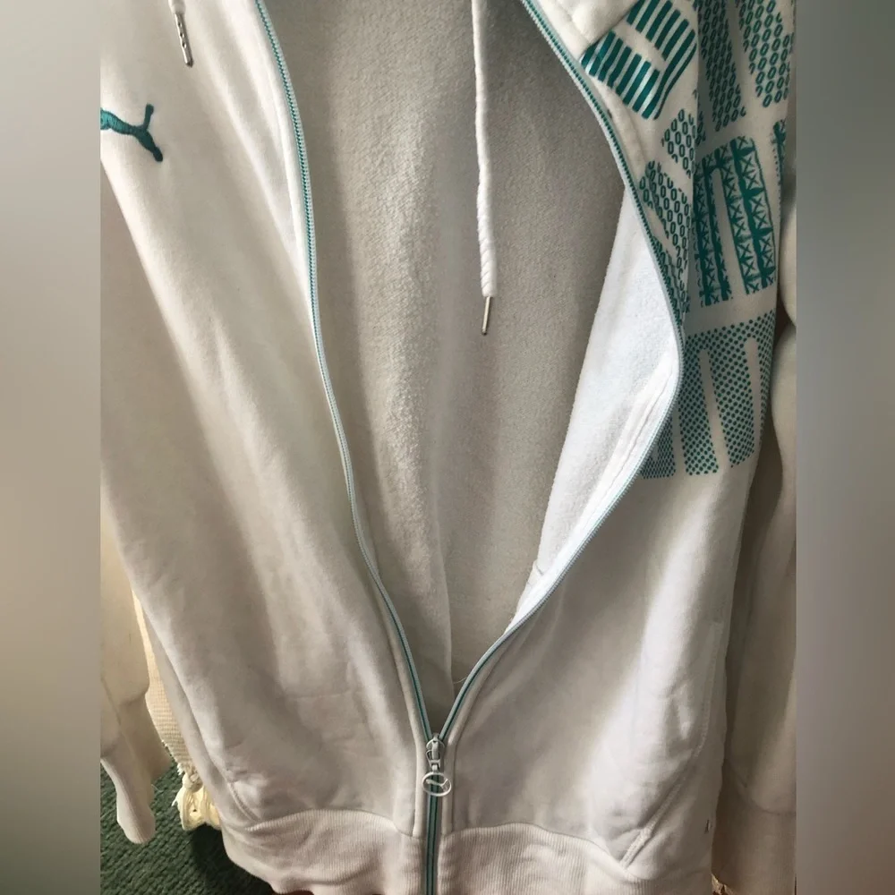 PUMA 2 piece  size M/L track suit set - Picture 2 of 16